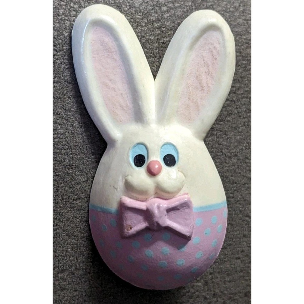Vintage Hallmark White Egg Shaped Bunny Pin Easter‎ 1981 Spring Rabbit Bowtie